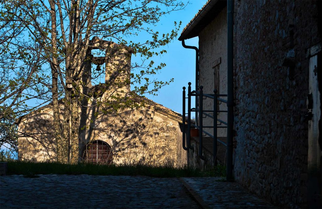 Trevi, Villa di Riosecco, chiesa della Madonna della Neve