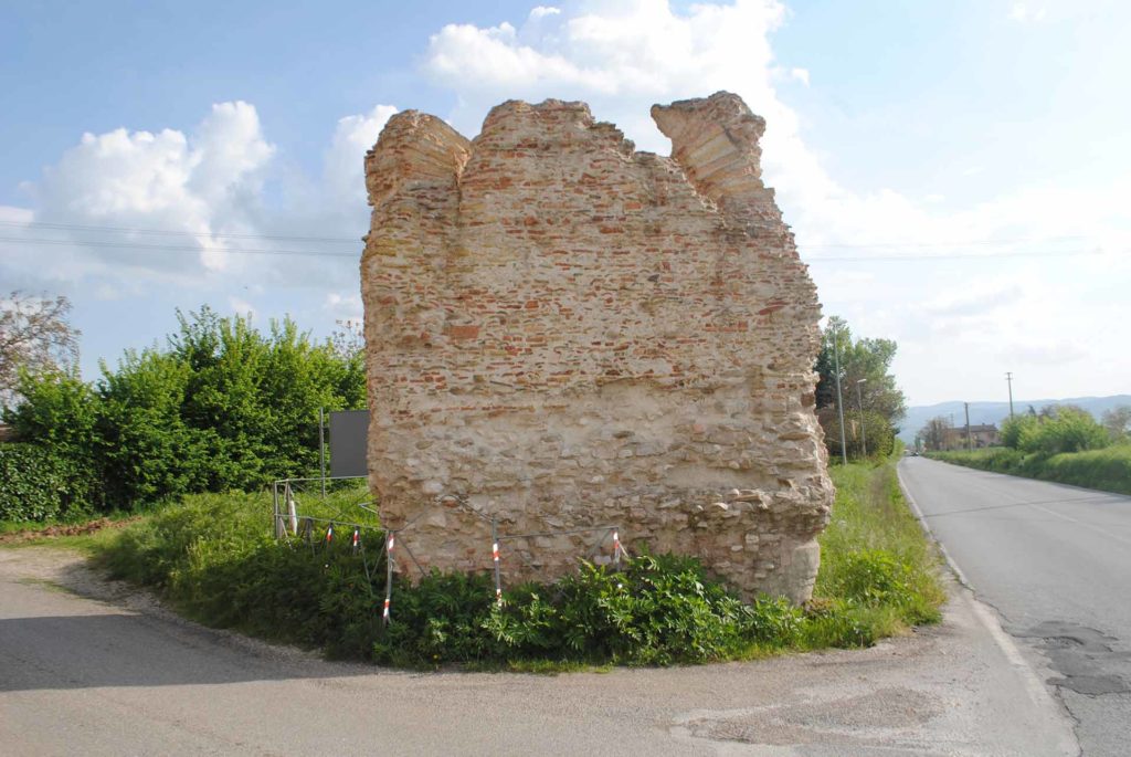 Assisi, Castelnuovo, via Tomba romana, "Il Torricone"