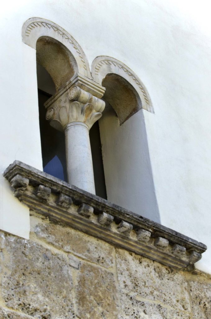 Foligno, Capodacqua, chiesa parrocchiale, particolare