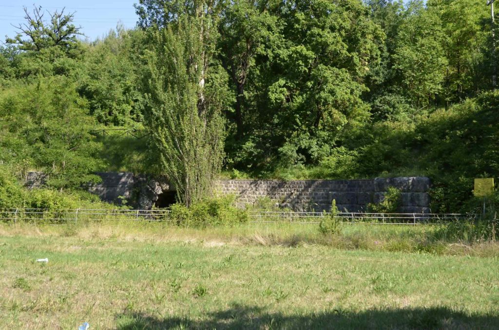 Foligno, Capodacqua, viadotto romano