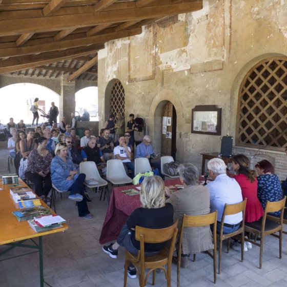 FESTA DI SAN GIOVANNI, 23 GIUGNO 2018, PRESENTAZIONE VOLUME 'IL NERO DI TREVI' (IL PUBBLICO PRESENTE ALL'EVENTO) [FOTO GIAMPAOLO FILIPPUCCI - ARCHIVIO MONTAGNEAPERTE]